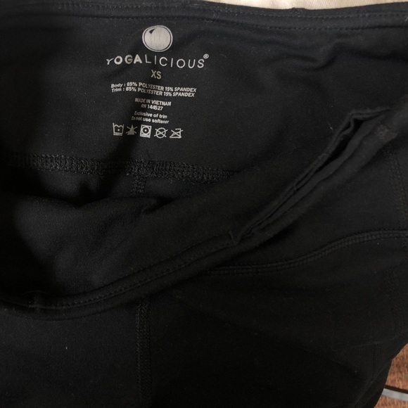 Yogalicious black capri legging xs - Picture 4 of 5